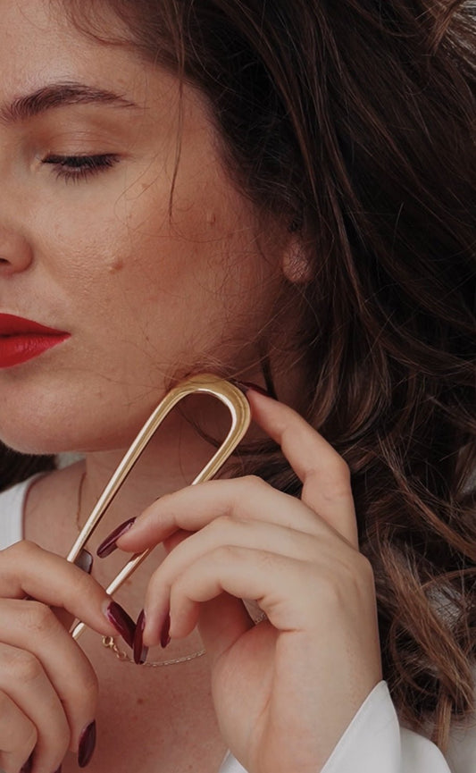 How to Use a French Hairpin: The Ultimate Guide to Effortless Hairstyles - Loba Maria