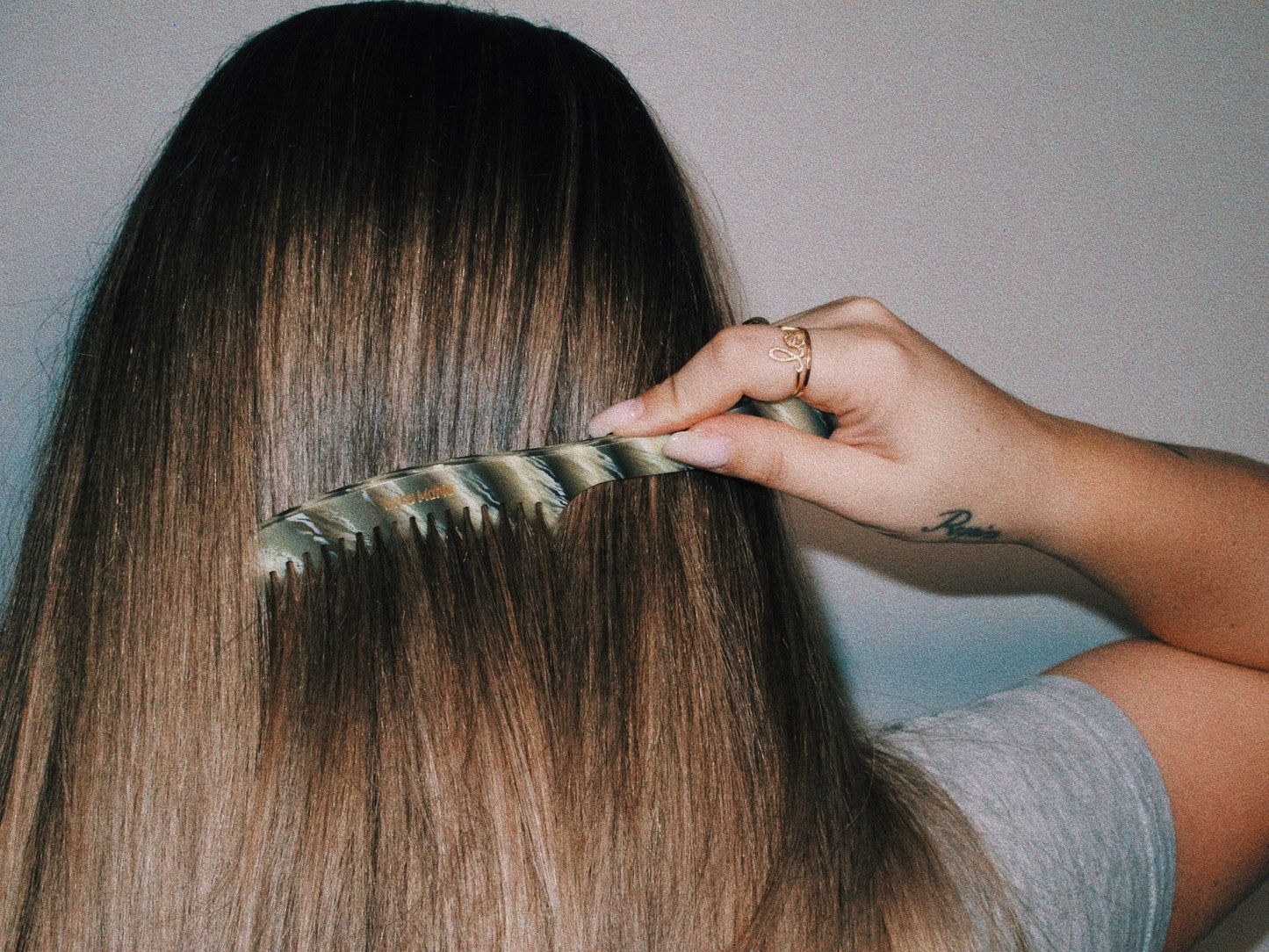 SIGNATURE LOBA HAIRCOMB - Loba Maria Hair accessories hairbrushes hairpins hairbows premium luxury hair accessories hair claw Clawclips green comb hairstylist