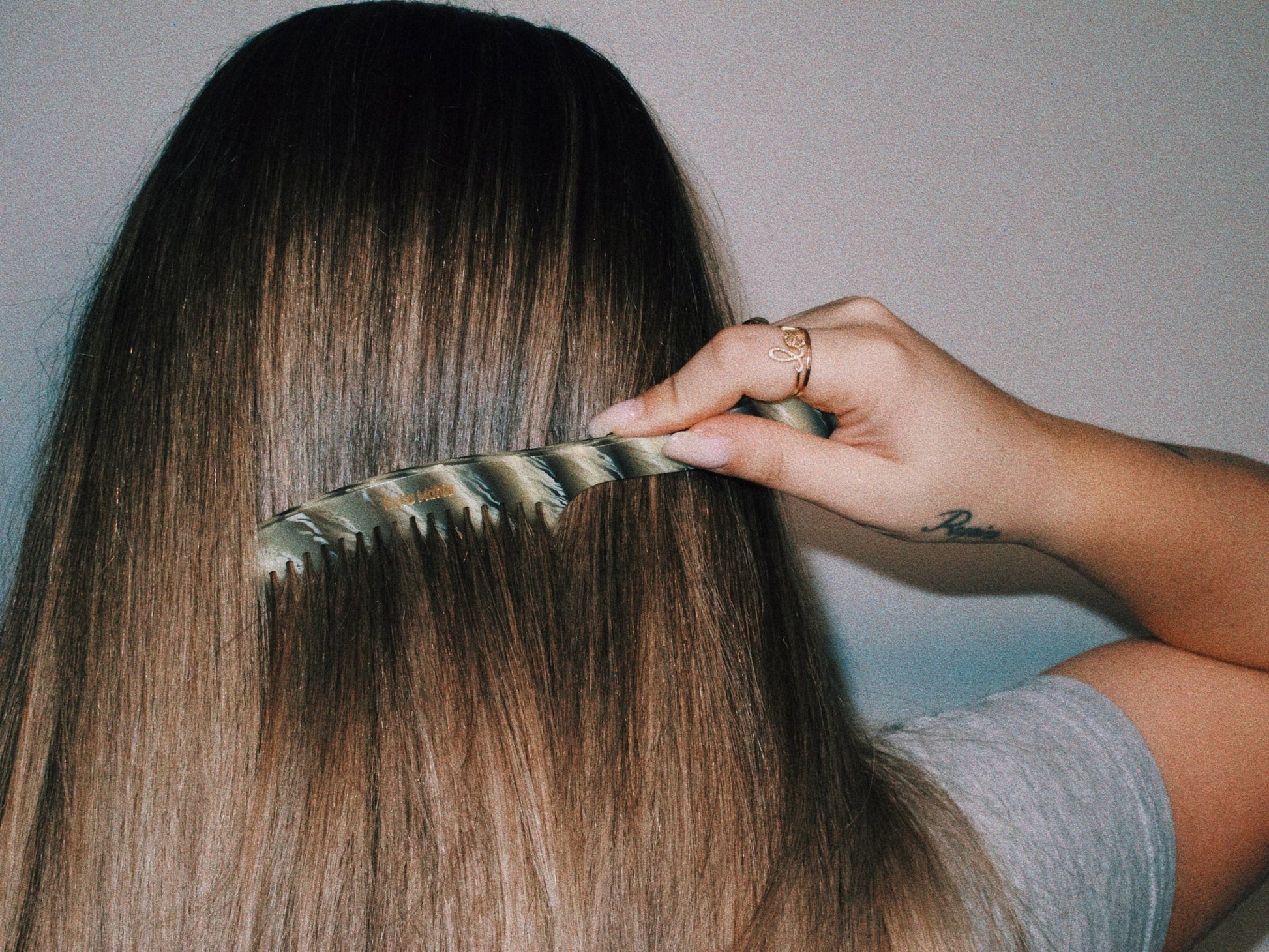 SIGNATURE LOBA HAIRCOMB - Loba Maria Hair accessories hairbrushes hairpins hairbows premium luxury hair accessories hair claw Clawclips green comb hairstylist